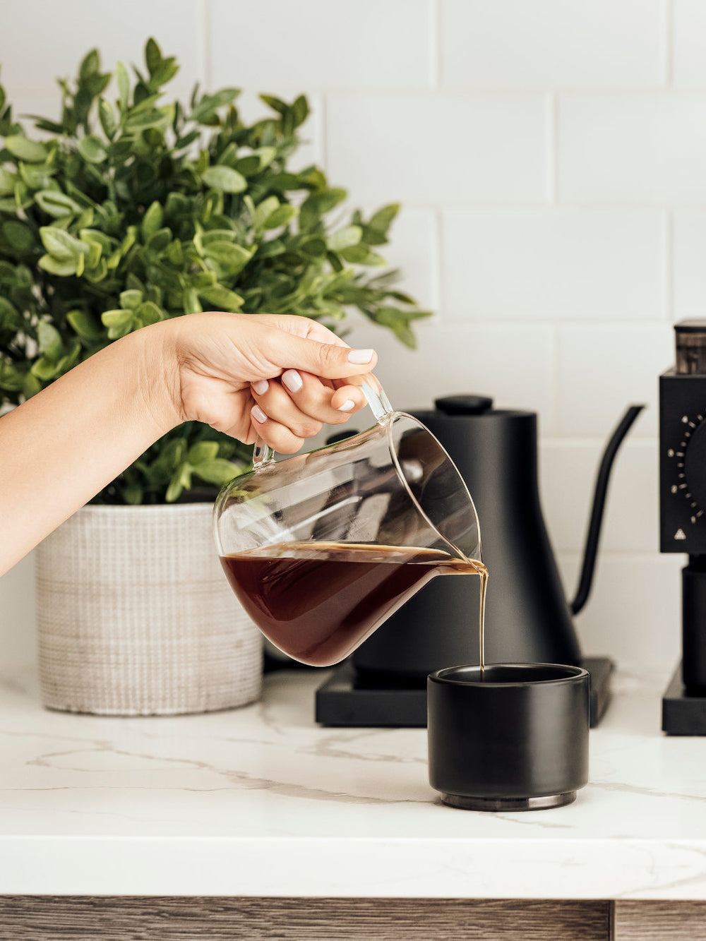 Fellow Mighty Small Glass Carafe — 500 ml - image 4